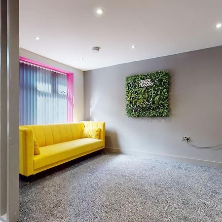 Neat Retreat Graig Pontypridd Villa Buitenkant foto